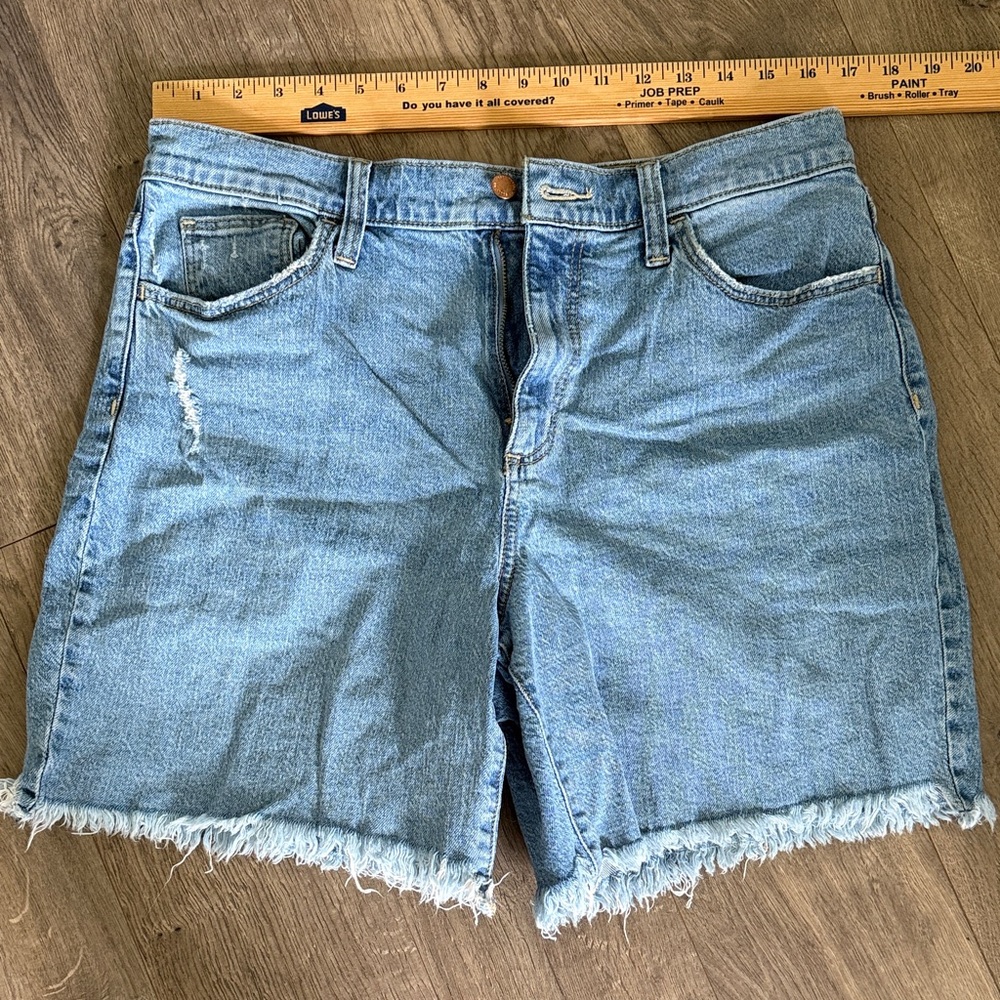 Universal Thread Light Blue Jean Short size 12